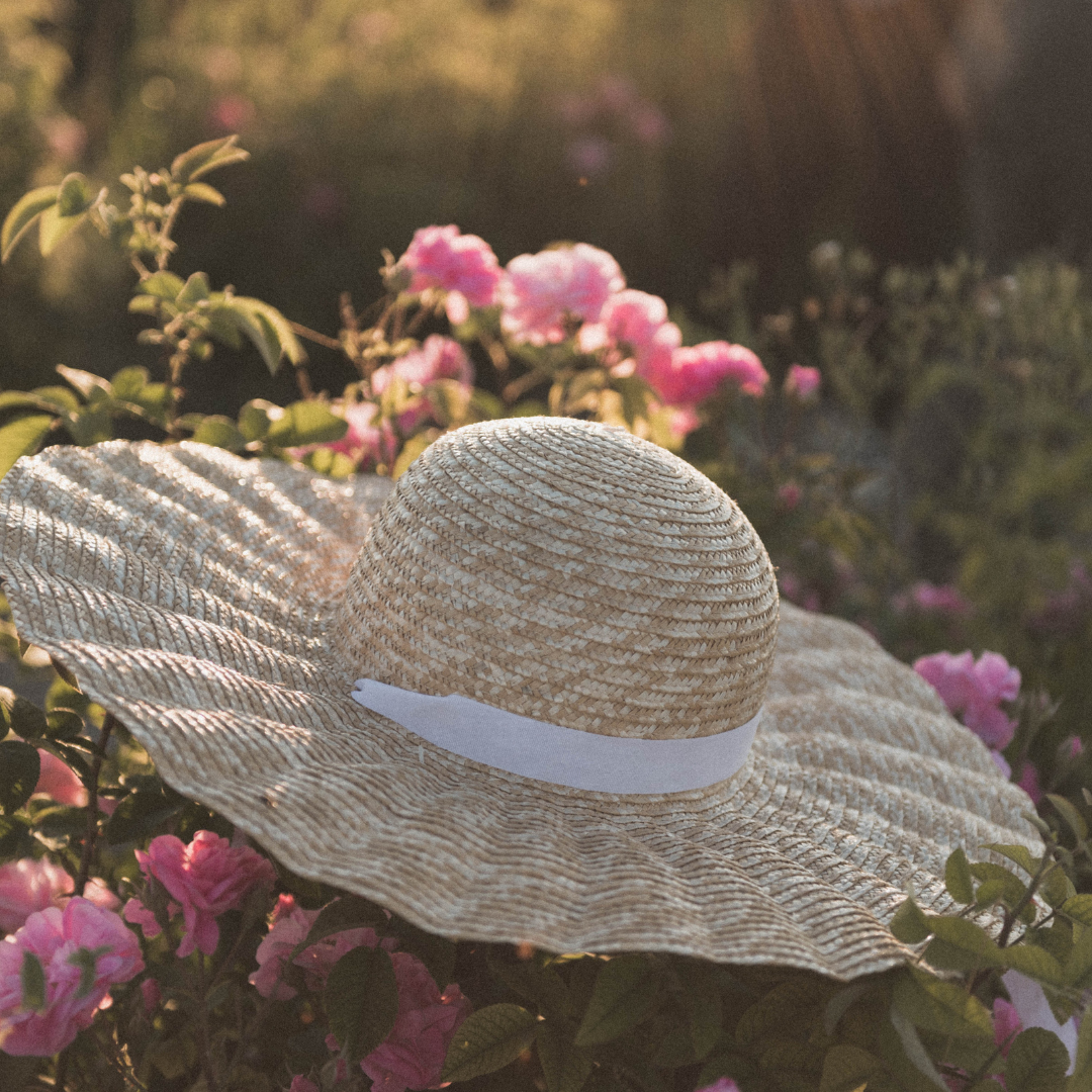 10 Ways to Style a Straw Hat